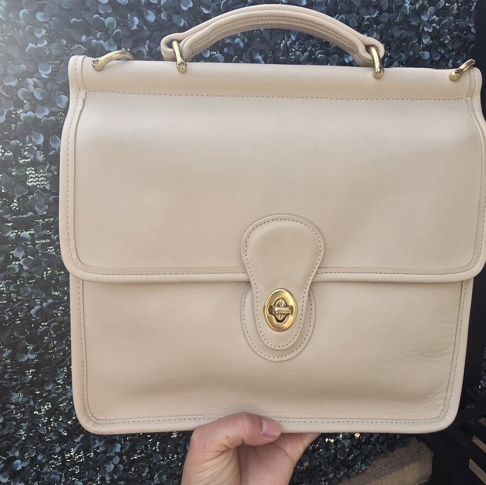 Vintage Coach Cream Leather Women's Bag - Picture 16 of 16